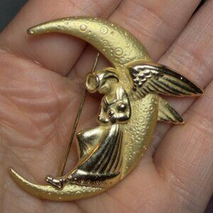 Danecraft Angel Moon Brooch Madonna Child Crescent Vintage Gold Tone 2”